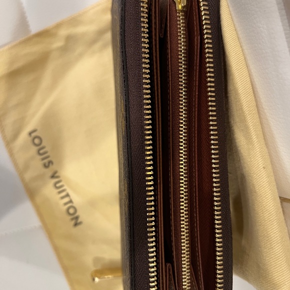 Louis Vuitton Monogram Zippy Wallet 100% Authentic - Picture 15 of 16